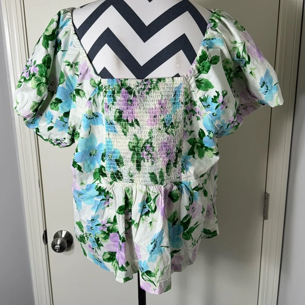 Old Navy details •	old